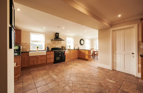 Banc-y-felin Cottage | Castell Y Waun , Traditional Farmhouse With Hot Tub