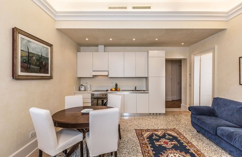 Castello Apartment | Castello 2 Bedroom Apartment with Amazing Canal View
