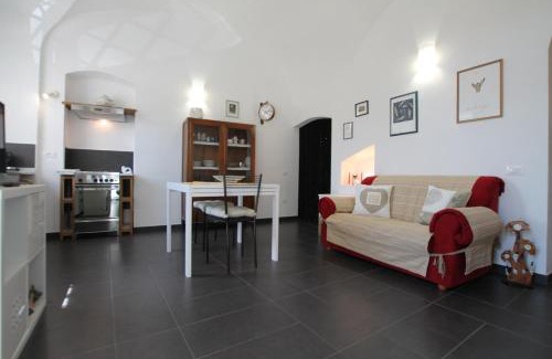 Montescudaio Apartment | Castello 20