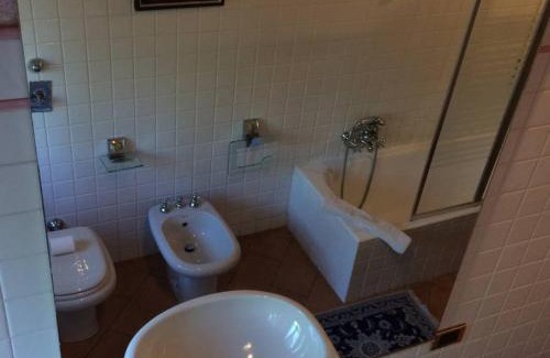 Cernusco Lombardone Bed & Breakfast | Castello di Cernusco Lombardone