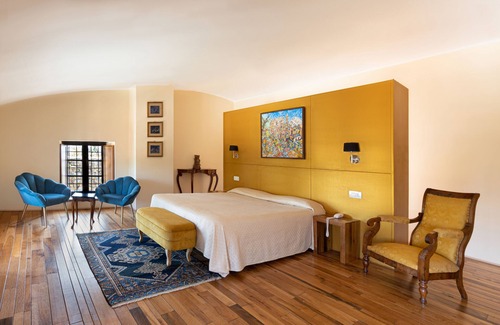 Monteluiano House | Castello Di Petroia Relais