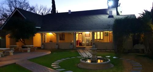 Vryburg Bed & Breakfast | Castello Guesthouse Vryburg