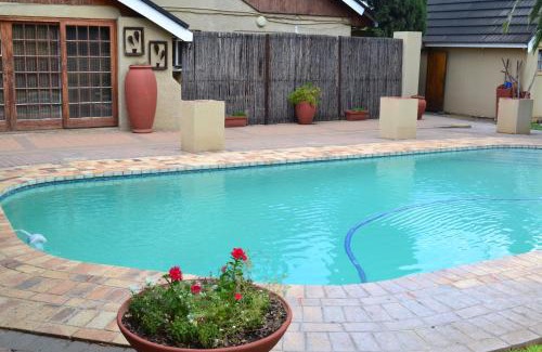 Vryburg Bed & Breakfast | Castello Guesthouse Vryburg