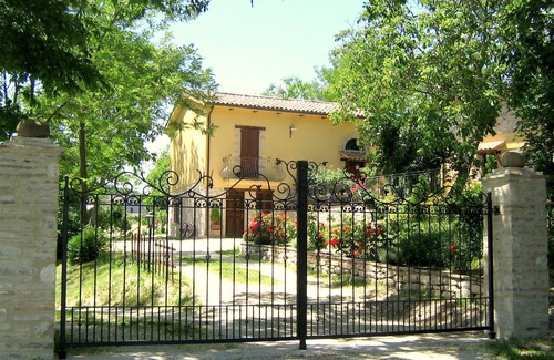 Cagli Apartment | CASTELLONESTO-IRIS-studio