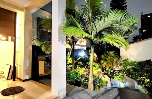 El Castillo House | Castillo Blanco Closet Mansión in Town to Lleras Parck and Provenza