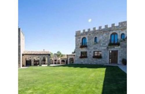 Sasamon House | Castillo Eugenio