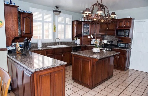 Los Cerritos House | Castle Aldea Great for Family Reunions, Large Groups, Business Meeting Workshops