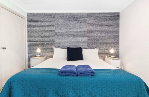 Busselton Bed & Breakfast | Castle Bay Room - 5 @ Observatory Guesthouse
