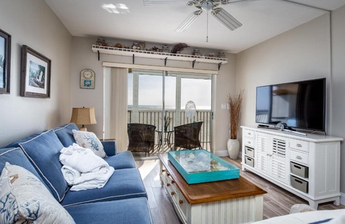 South Island Apartment | Castle Beach 105, Gulf Front, 2 Bedrooms, , Elevator, Sleeps 6, Heated Pool