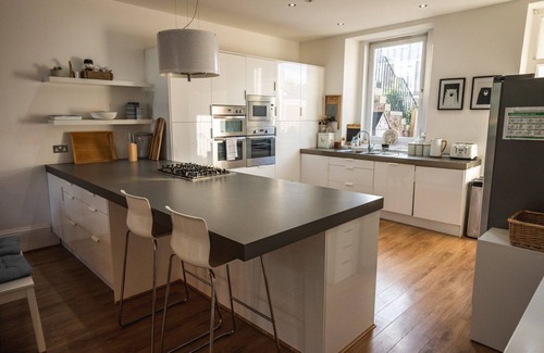 Dundee Villa | Castle Beach - Spectacular Victorian Villa