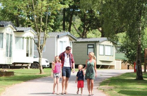Woodbury Resort | Castle Brake Holiday Park