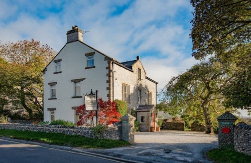 Little Longstone House | Castle Cliffe. Victorian House in spectacular position.
