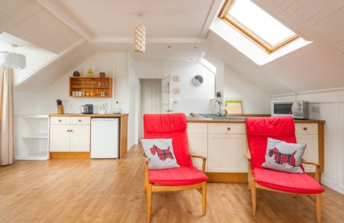 Gruline House | Castle Cottage. 2 Bedrooms. Sleeps 3.
