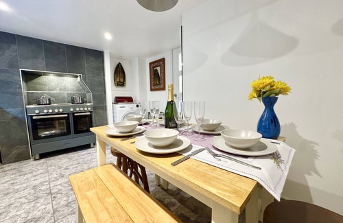 Ryde Ski Chalet | Castle Cottage-Isle of Wight