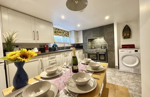 Ryde Ski Chalet | Castle Cottage-Isle of Wight