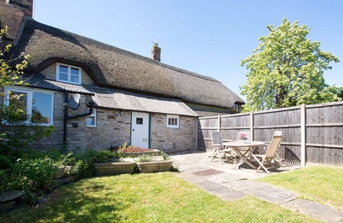 Corfe Cottage | Castle Cottage (Sleeps 5 + Baby)