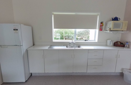 Wellsford Hotel | Castle Court Motel