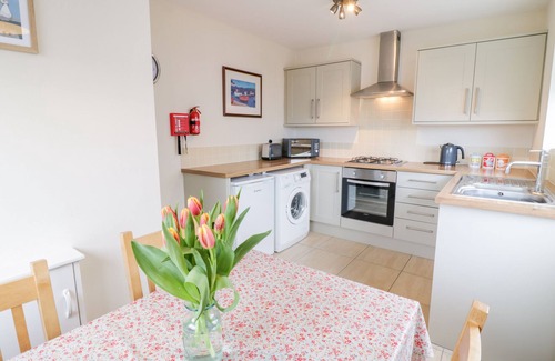 Rhyd-y-foel Cottage | CASTLE COVE, pet friendly, with a garden in Abergele