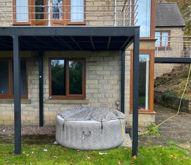 Bolton Villa | Castle De Annis