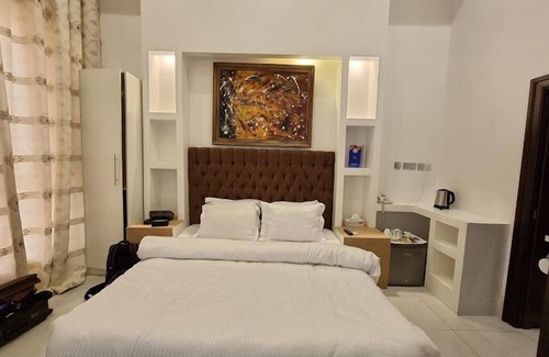 Kaduna Hotel | Castle De White House Hotel