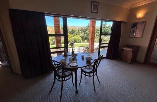 Clutha District House | Castle Dent - exclusive guest suite