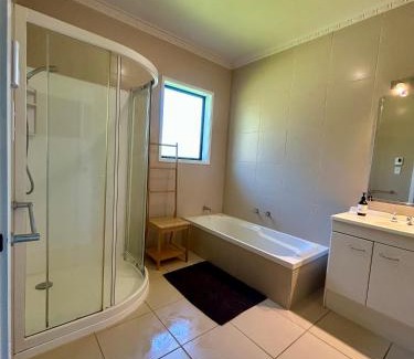 Clutha District House | Castle Dent - exclusive guest suite