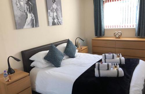 Paisley Apartment | Castle Gait, Paisley