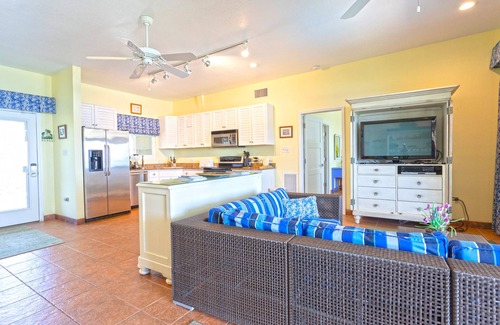 Gun Bay House | Castle Guesthouse: Cozy Guest Cottage w/Private Pool and Deck with Ocean Views!