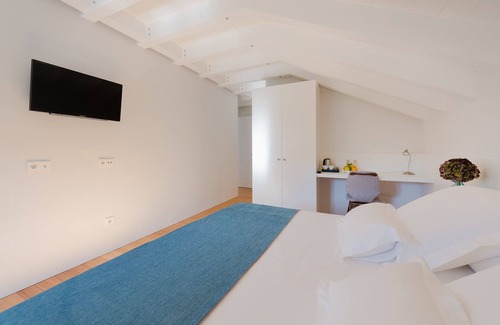 Tomino Other | Castle in Galicia