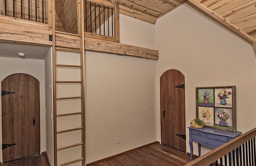 Chagrin Falls House | Castle in the Forest