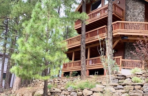 Munds Park House | Castle In The Pines - 5BR 4bath, 3600 sq ft, 3 levels, best amenities in town!