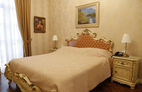 Vaqarr Hotel | Castle Konti