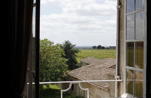 Saint-Gervais House | Castle life in the middle of the vineyards compostelle room