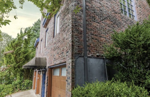 Southwest Hills House | Castle like home in SW PDX, close to downtown!
