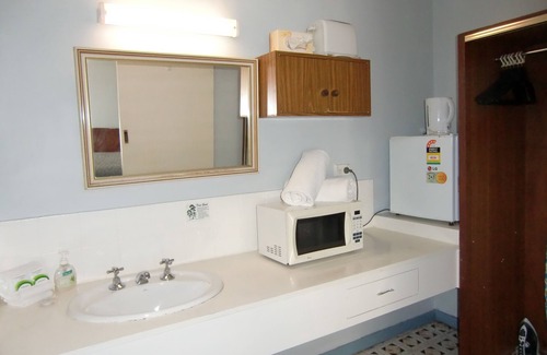 Bairnsdale Hotel | Castle Motel Bairnsdale