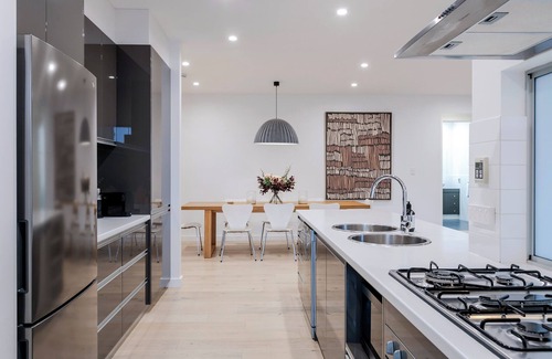 Prospect House | Castle - Pet Friendly, City Fringe, Office, Garage