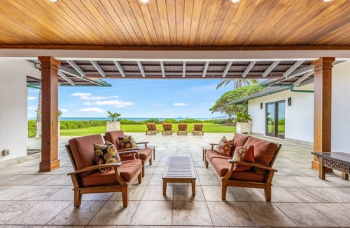 Kailua House | Castle Point Estate by Gather: Oceanfront w/Pool, Spa & Lanais