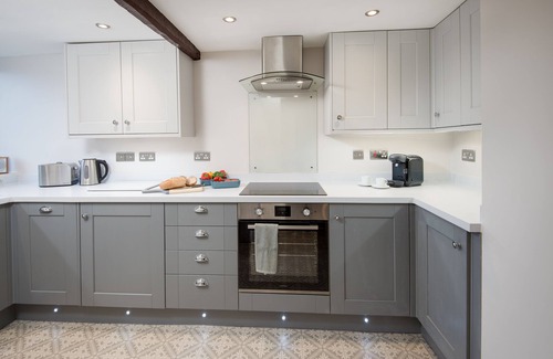 South Charlton Apartment | Castle Retreat, luxury 1-bed apartment right opposite Alnwick Castle