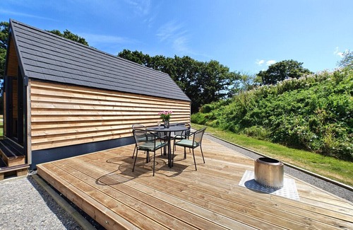 Upper Dicker House | Castle Rock Cabin - One Bedroom House, Sleeps 2