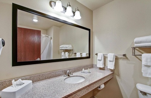 Quinter Hotel | Castle Rock Inn & Suites