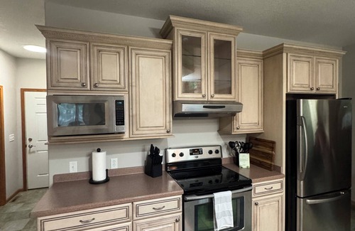 Mauston House | Castle Rock Retreat - Peaceful Escape but close to the fun!