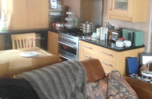 Strangford House | "Castle Street Gem" in picturesque Strangford Village.