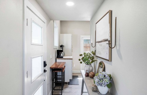 West Salem Apartment | ~Castle~ Stylish loft w/laundry, kitchenette, and a private yard