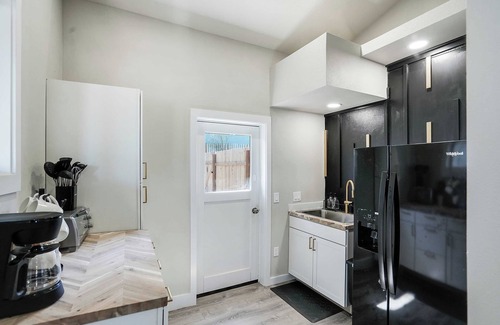 West Salem Apartment | ~Castle~ Stylish loft w/laundry, kitchenette, and a private yard