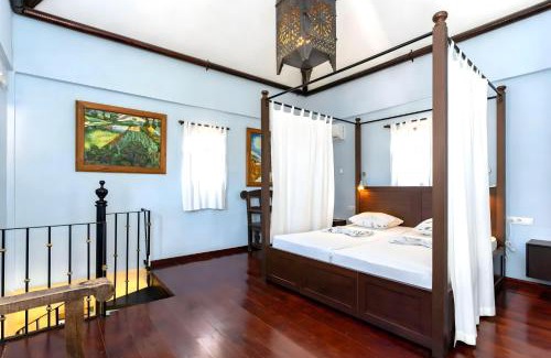 Alozaina Apartment | Castle Tower apartment PICASSO in rural holiday park