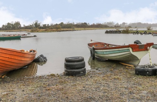 Carrowmoreknock House | CASTLE VIEW, family friendly in Oughterard, County Galway