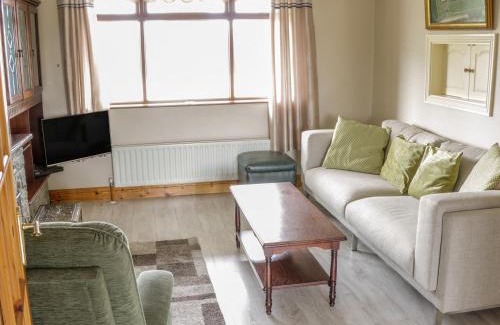 Oughterard House | Castle View