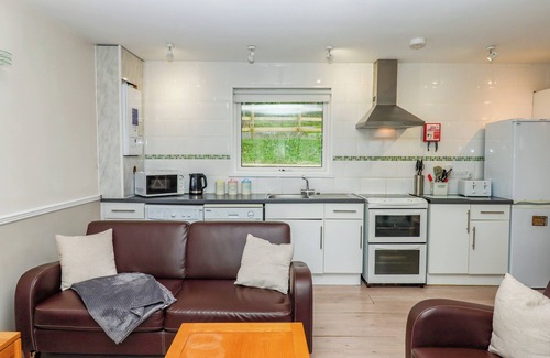 Watermouth Cottage | CASTLE VIEW LODGE, pet friendly, with pool in Ilfracombe