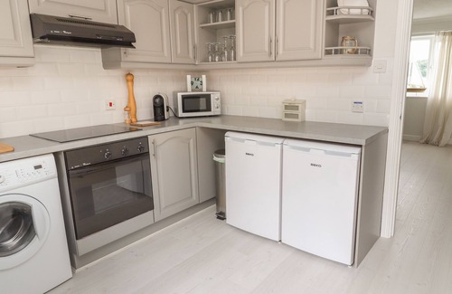 Deganwy House | CASTLE VIEW, pet friendly, country holiday cottage in Deganwy