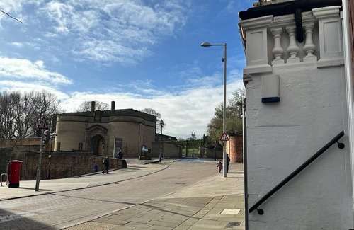 Nottingham City Centre House | Castle View Stylish Room 4 with King-Size Bed